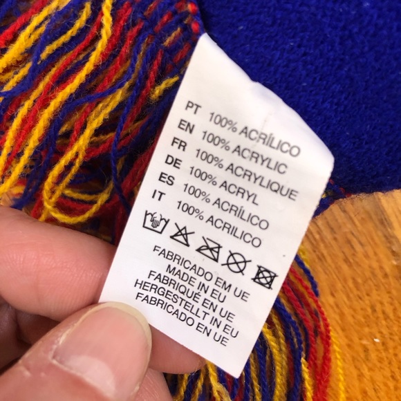 Flint City Bucks Scarf (Soccer Team) - Picture 6 of 7